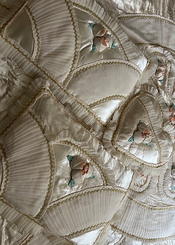 İşlemeli yatak örtüsü - Görsel 7