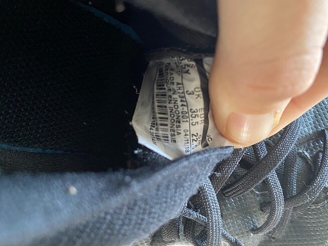 33 Beden siyah Renk Nike ayakkabı
