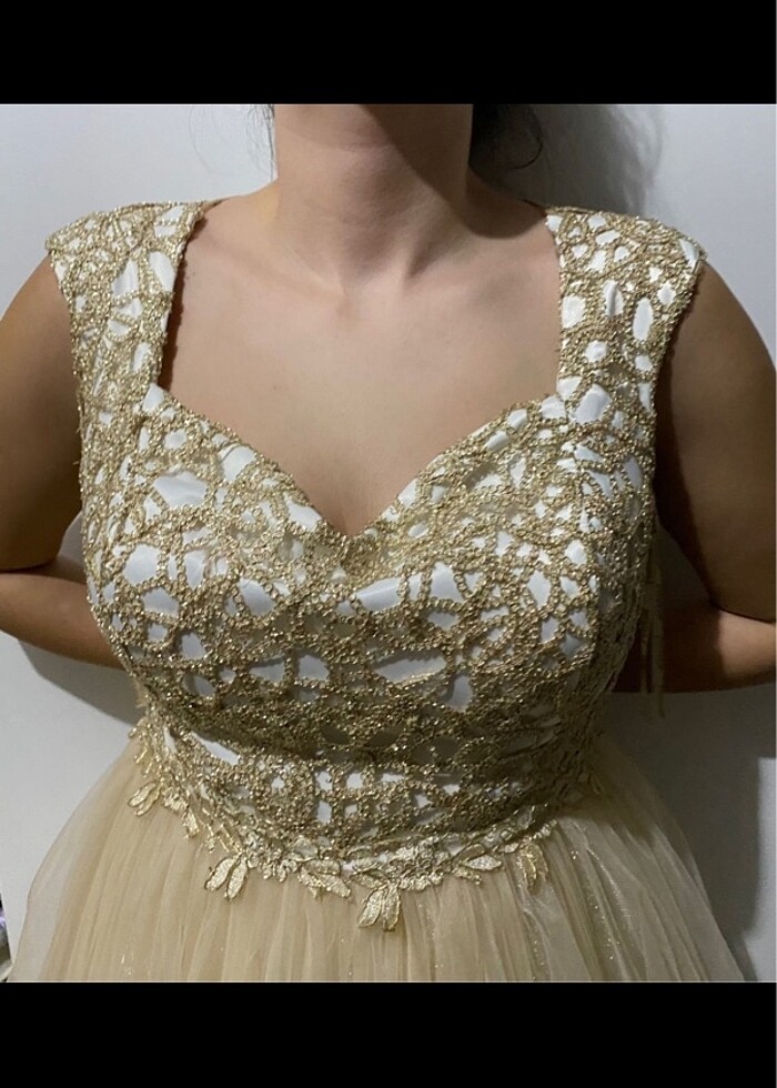 İşlemeli Tüllü Kısa Abiye - Görsel 2