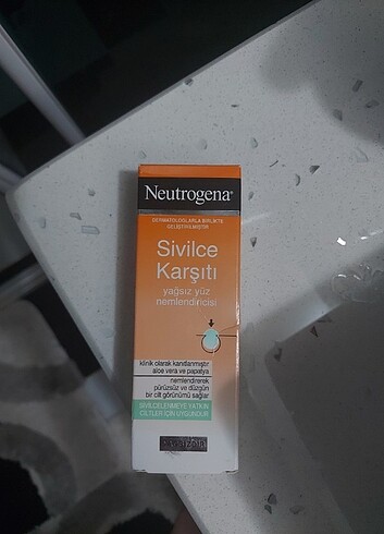  Beden Neutrogena sivilce karşıtı nemlendirici