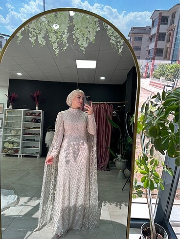 Nişan elbisesi