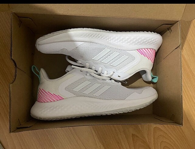 36 Beden beyaz Renk Adidas Ayakkabı