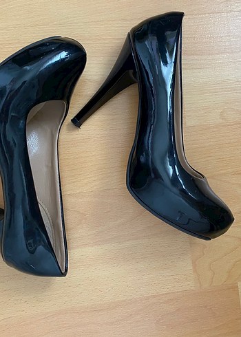 Kadın Siyah Parlak Stiletto Topuklu Ayakkabı - Görsel 2