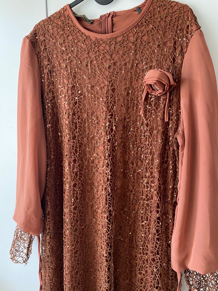 Uzun Kahverengi Dantel Kadın Elbise - Görsel 2
