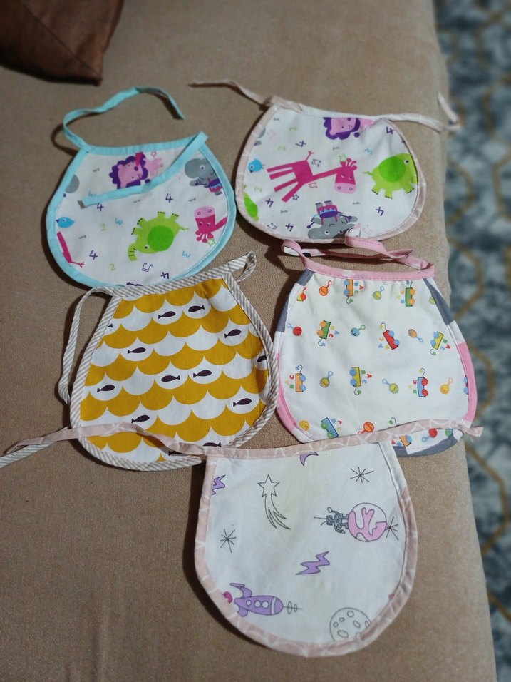 Renkli Nakışlı Bebek Önlükleri Seti - Görsel 2