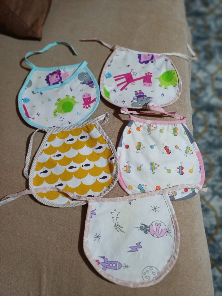 Renkli Nakışlı Bebek Önlükleri Seti - Görsel 3