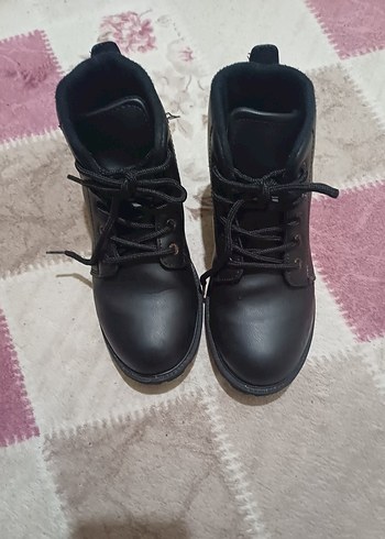 LC Waikiki Siyah Erkek Çocuk Goth Tarzı Bot
