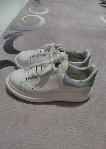 37 Beden beyaz Renk ALEXANDER MCQUEEN BAYAN AYAKKABI