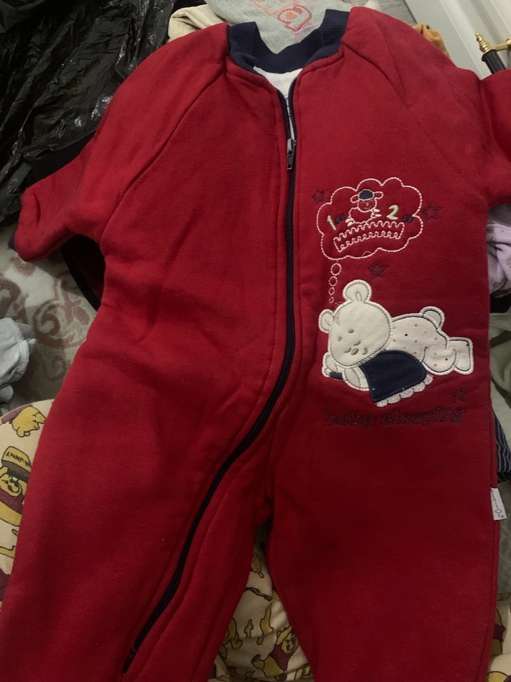 Kızaklı Baskılı Kırmızı Bebek Tulumu - Görsel 2