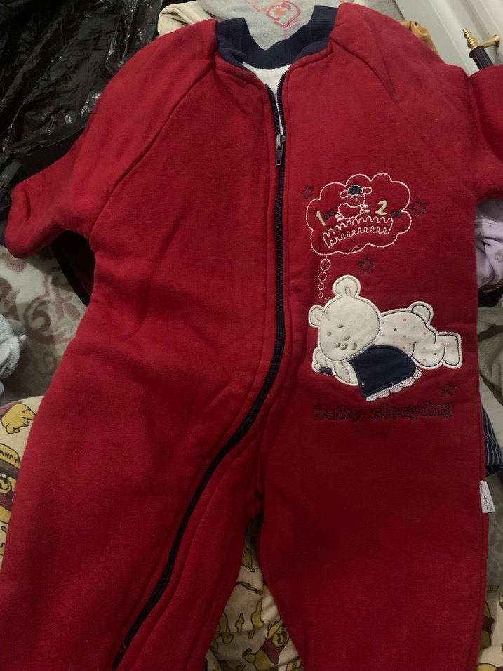 Kızaklı Baskılı Kırmızı Bebek Tulumu - Görsel 3