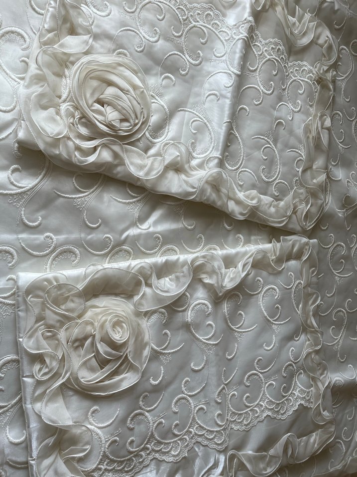 İşlemeli Beyaz Yatak Örtüsü - Görsel 4