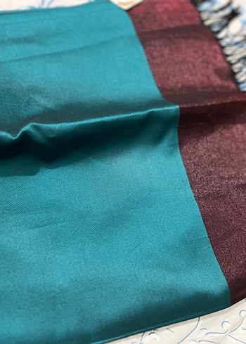 Parlak Turkuaz Kadın Saten Şal - Görsel 3