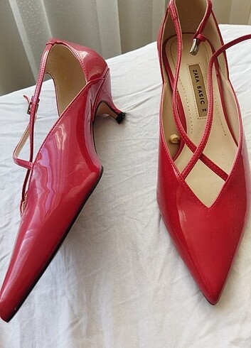 38 Beden kırmızı Renk Zara kısa topuklu ayakkabi
