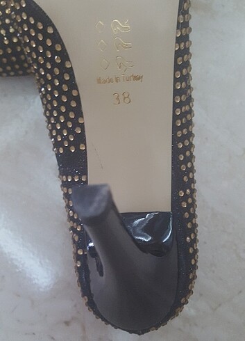 38 Beden Stiletto siyah, gold taş işlemeli özel gün ayakkabısı (Erol)