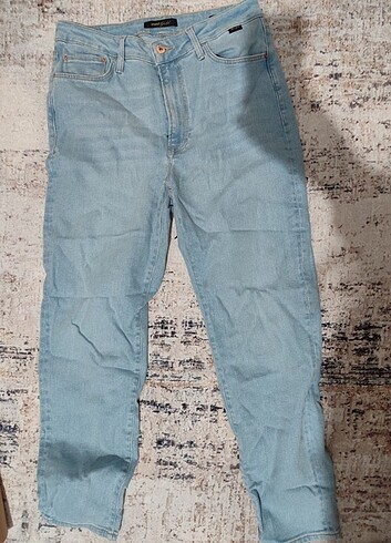 Mavi Star mom jean