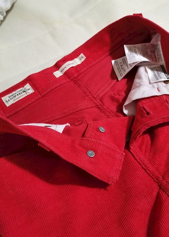 xs Beden kırmızı Renk Levis orjinal