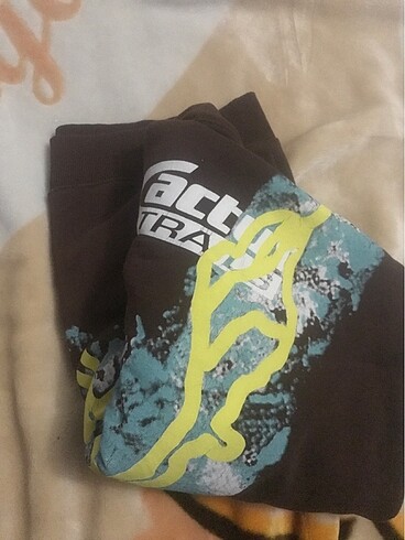 Pull and Bear cactus travis tshirt