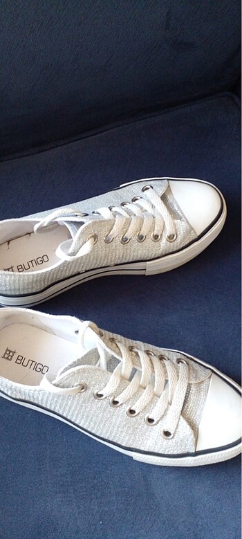 37 Beden gri Renk Converse ayakkabı