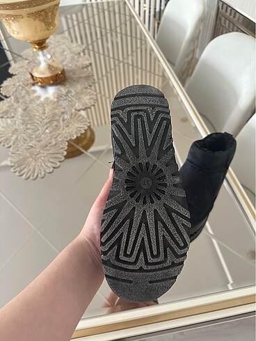 37 Beden siyah Renk UGG bot