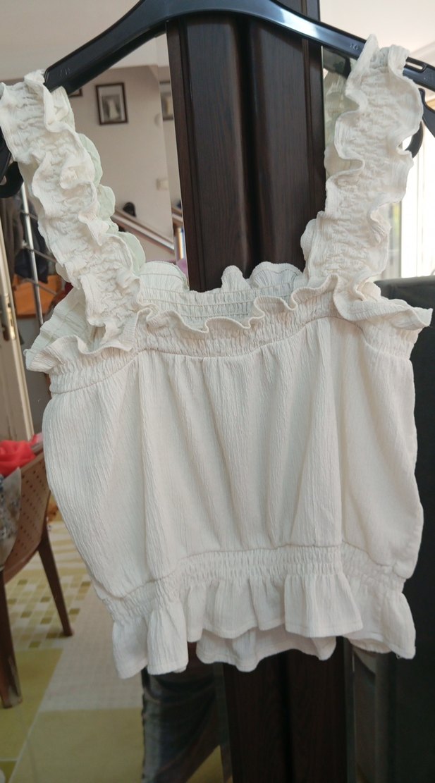 Beyaz Keten Fırfırlı Askısız lekesı var resimde görüldügü gibi - Görsel 3