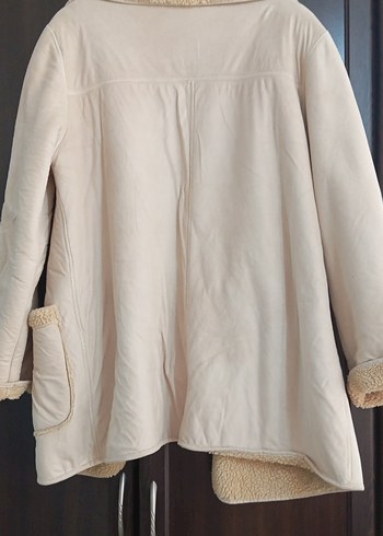 Düğmeli Beyaz Kısa Kadın Ceket - Görsel 4