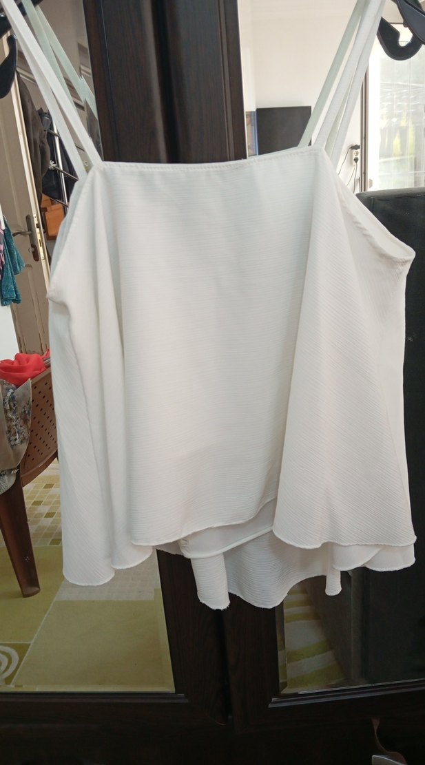 Nakışlı Beyaz Askısız Bluz - Görsel 3