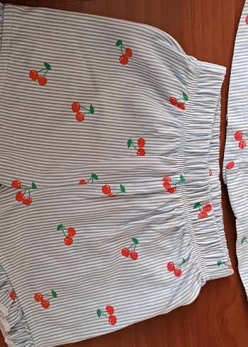 Kısa Kollu, Düğmeli Kiraz Desenli Bebek Kız Takımı - Görsel 4