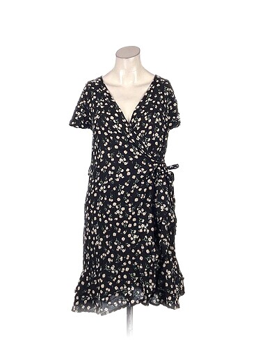 PreLoved Kısa Elbise %70 İndirimli.
