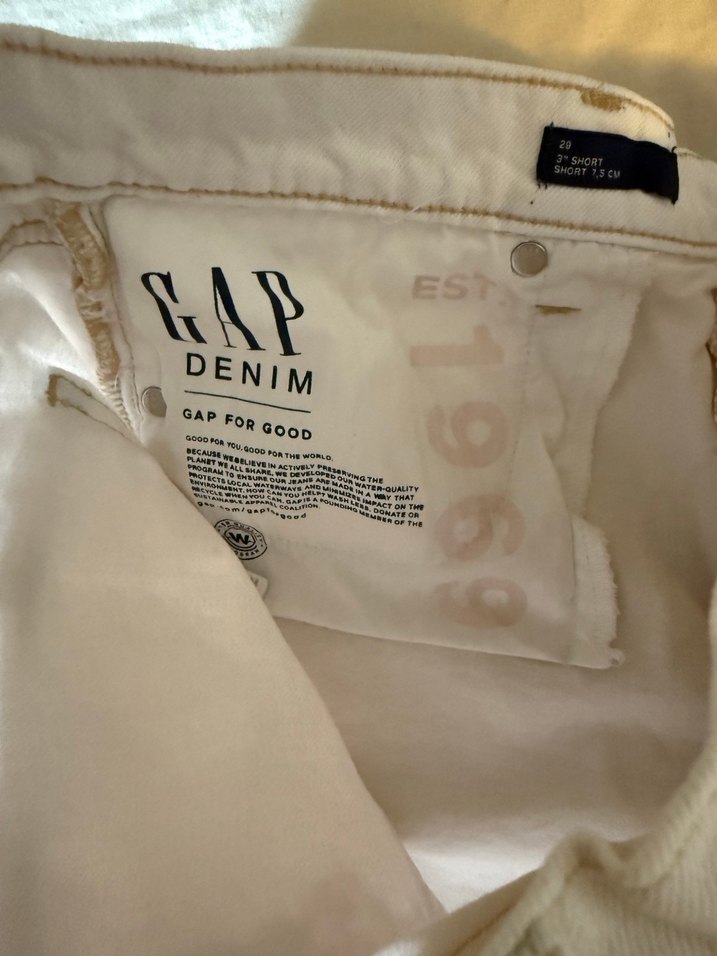 Beyaz Kadın Mini Denim Şort - Görsel 4