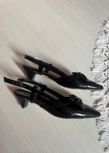 Diğer Fiyonklu Siyah Stiletto Topuklu Ayakkabı