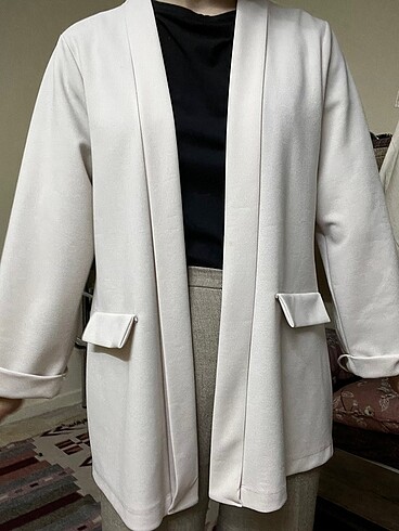 l Beden Açık krem blazer