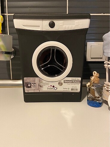 Çamaşır makinesi görünümlü deterjan kutusu