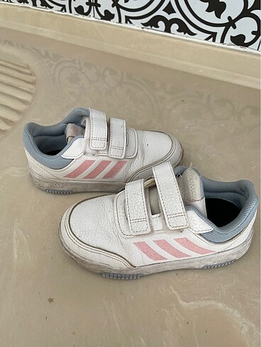 Adidas spor ayakkabı