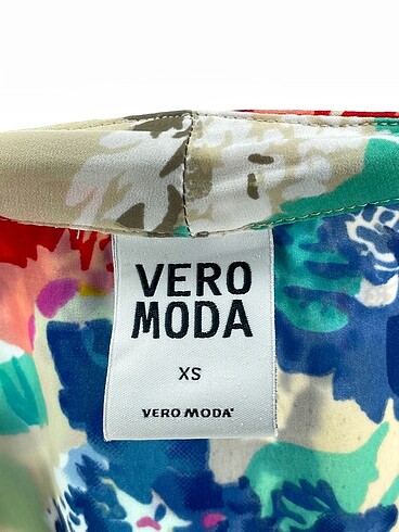 xs Beden çeşitli Renk Vero Moda Bluz %70 İndirimli.