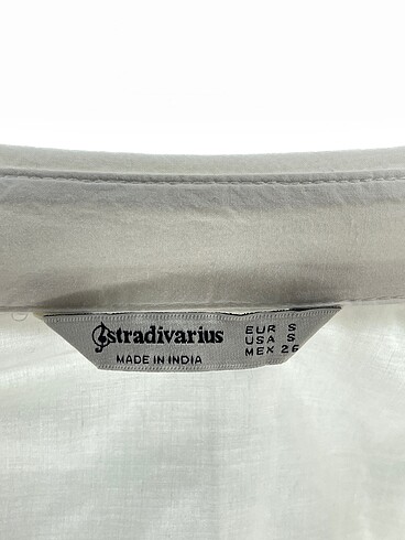 s Beden beyaz Renk Stradivarius Gömlek %70 İndirimli.