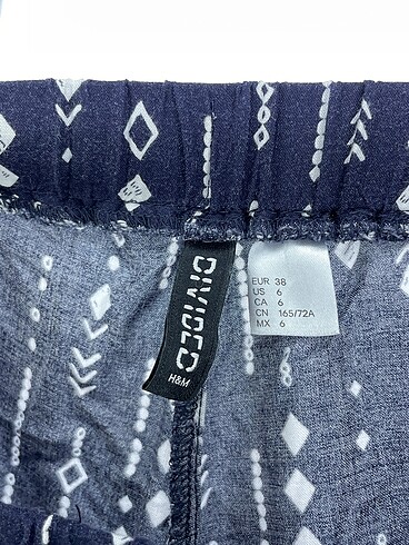38 Beden çeşitli Renk H&M Mini Şort %70 İndirimli.