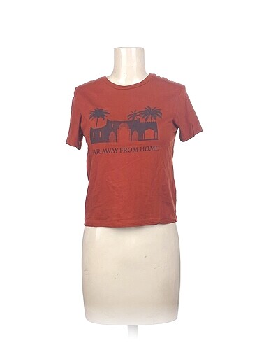 Mango T-shirt %70 İndirimli.