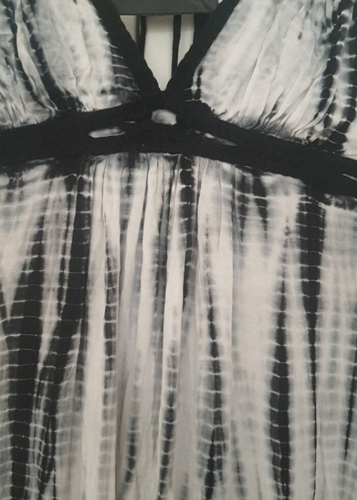 Boyundan bağlamalı elbise - Görsel 3