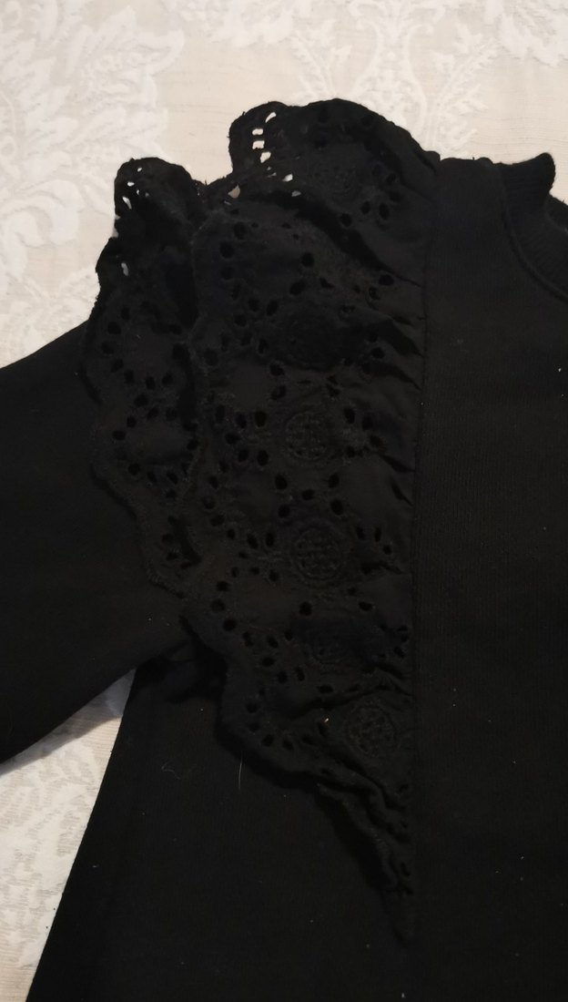 Kız Çocuk Siyah Fırfırlı Uzun Kollu Bluz - Görsel 2