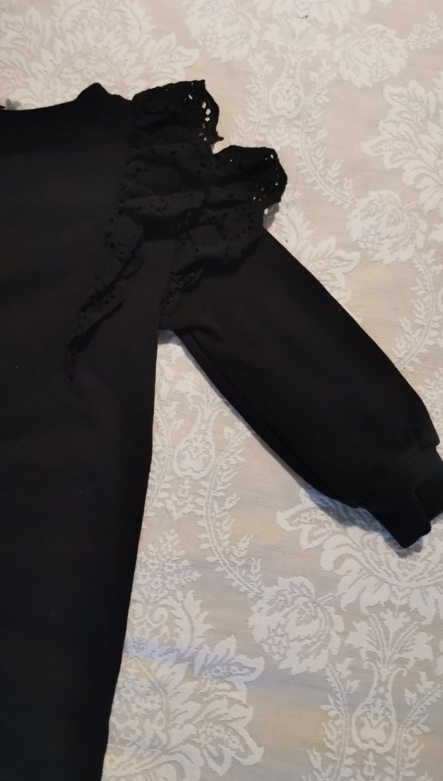 Kız Çocuk Siyah Fırfırlı Uzun Kollu Bluz - Görsel 3