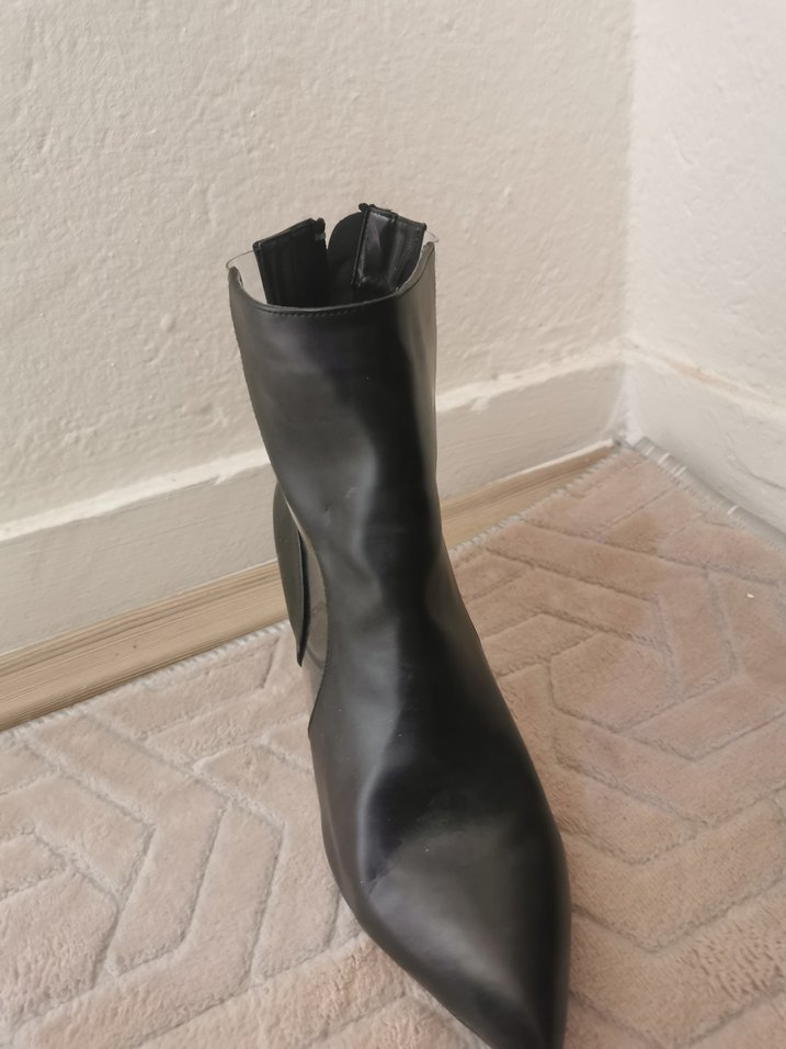 Şeffaf Topuklu Siyah Deri Kadın Bot - Görsel 2
