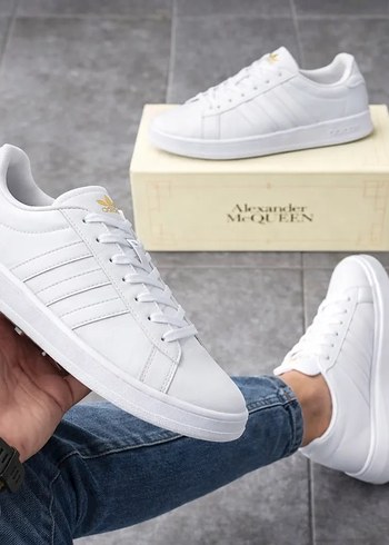Adidas Beyaz Deri Sneaker