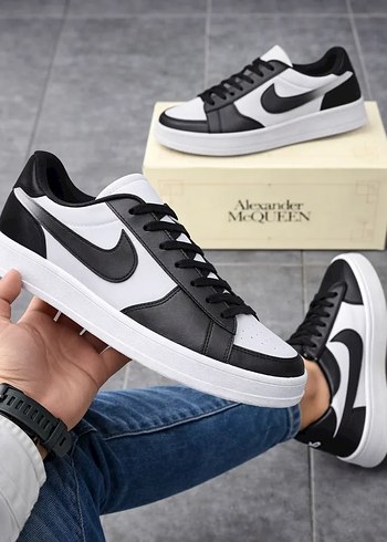 Nike Siyah Beyaz Dusuk Bilekli Sneaker