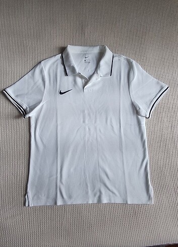 Polo yaka tişört