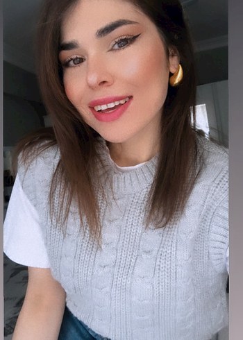 Gri Kısa Kollu Örgü Kazak