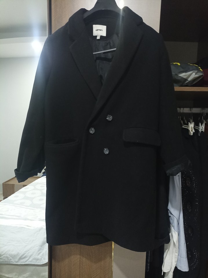 Siyah Uzun Düğmeli Kaban - Görsel 4