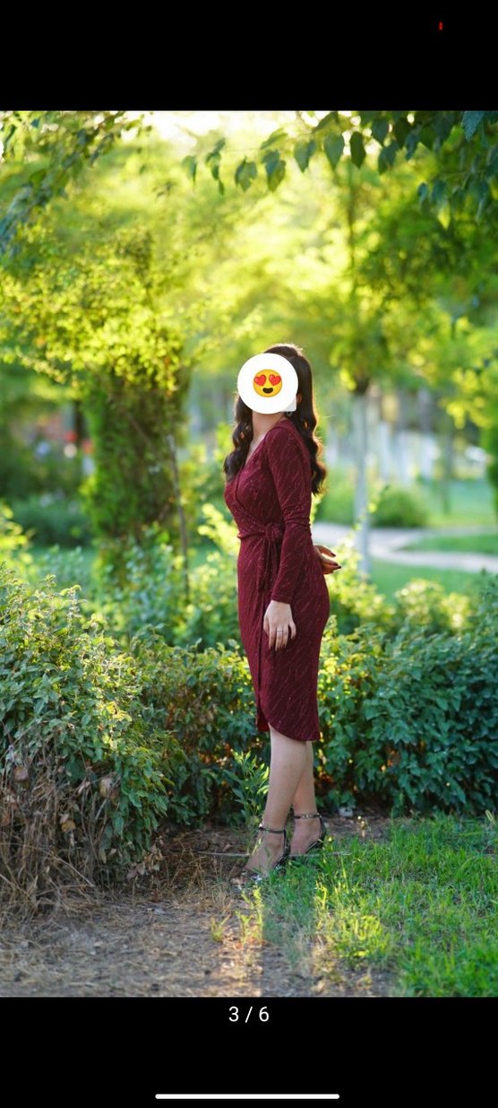 Bordo Parlak Yılan Desenli V Yakalı Uzun Elbise - Görsel 3