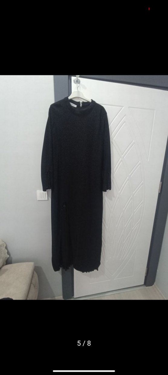 V Yaka Siyah Uzun Gece Elbisesi - Görsel 2