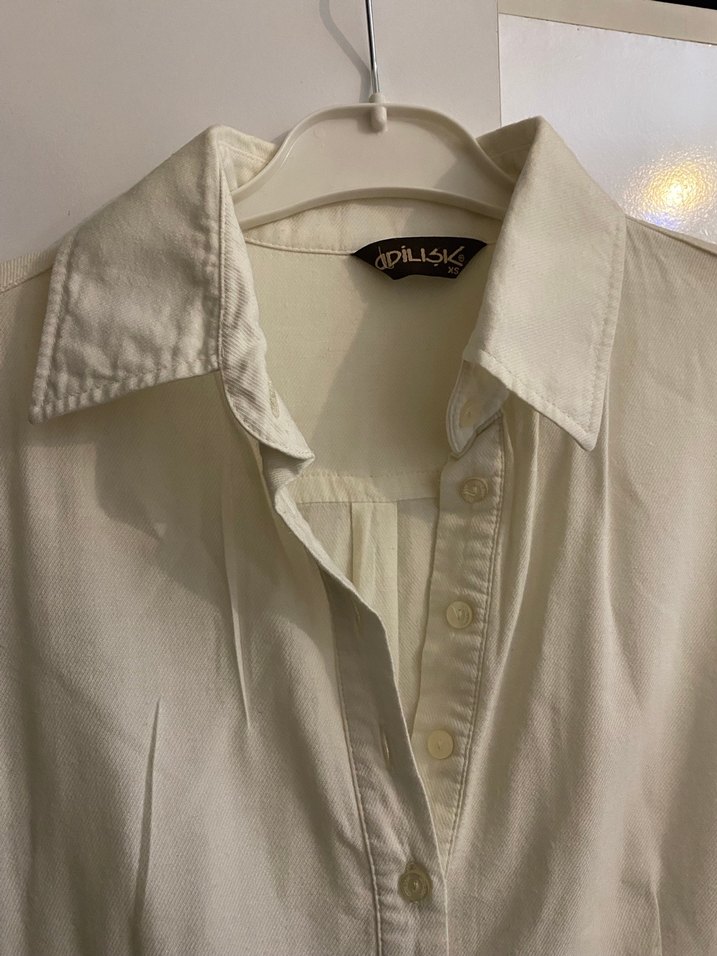 Düğmeli Beyaz Keten Kadın Gömlek - Görsel 2