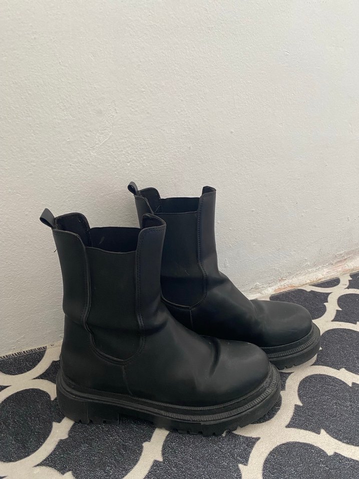 Kadın Siyah Gotik Platform Topuklu Lastik Bot - Görsel 4